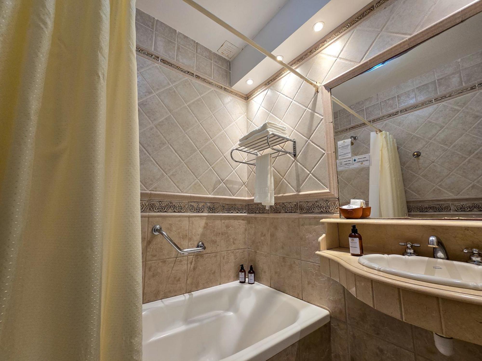 Hotel Spa Termas De Reyes ซานซัลวาดอร์ เด โฆคุย ภายนอก รูปภาพ